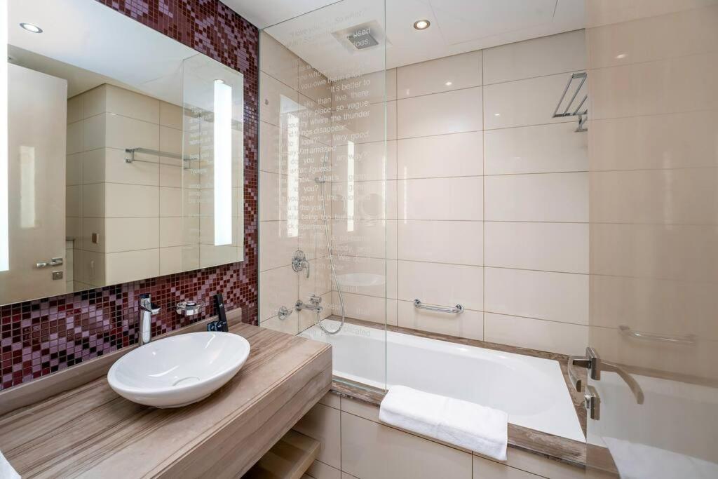 Paramount Flat With Amazing Burj Khalifa View Appartement